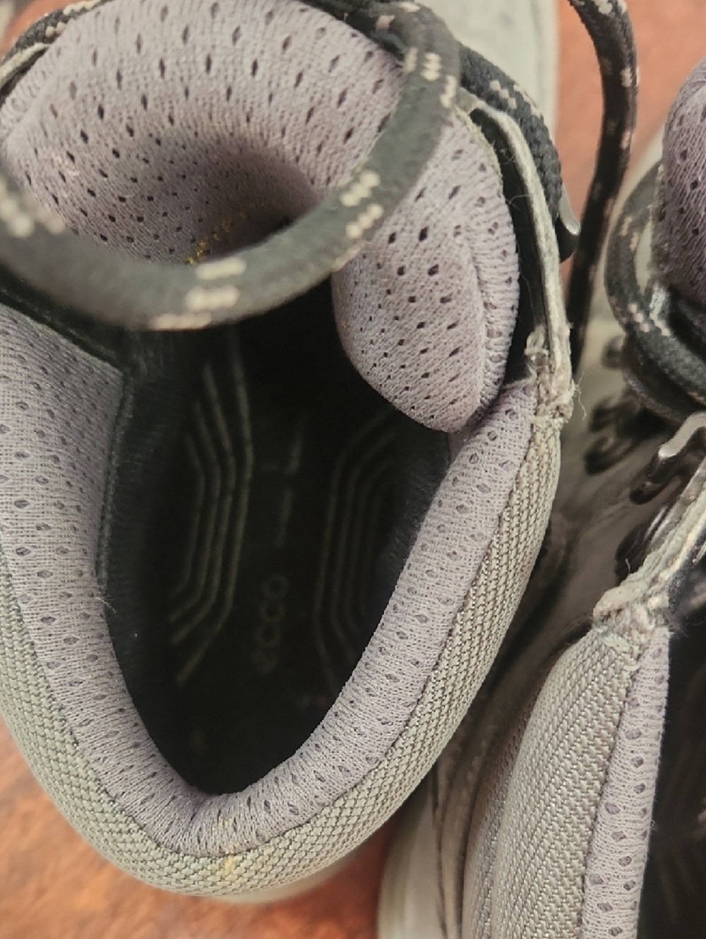 NWOT Ecco Women's Gray Lace-Up Suede Hiking Boots - Picture 4 of 5